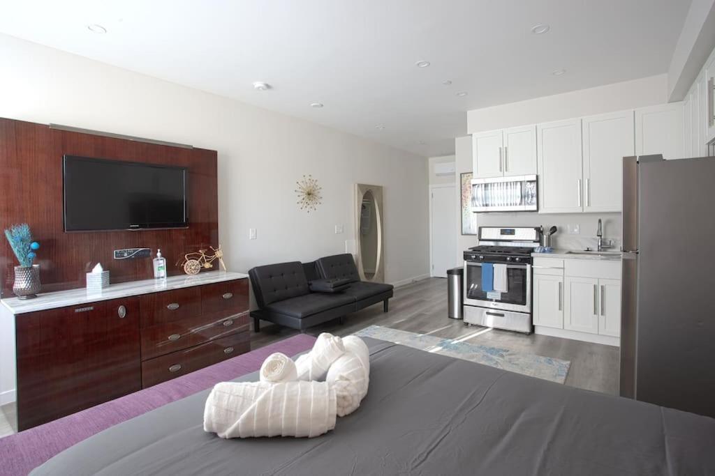 Luxurious Furnished Studio W Full Kitchen In Sd San Diego Exterior photo