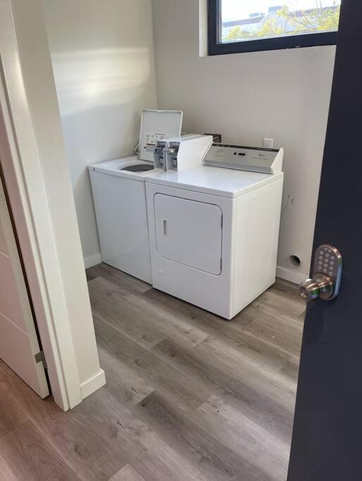 Luxurious Furnished Studio W Full Kitchen In Sd San Diego Exterior photo
