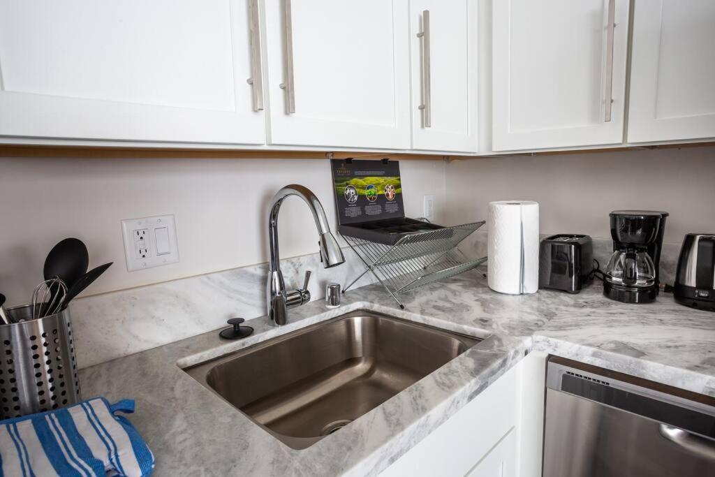 Luxurious Furnished Studio W Full Kitchen In Sd San Diego Exterior photo